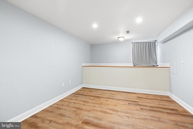 Building Photo - 2339 Catharine St