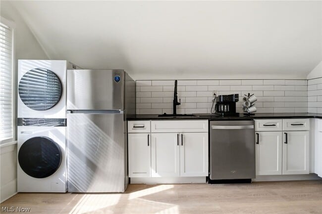 Building Photo - 3326 E Overlook Rd