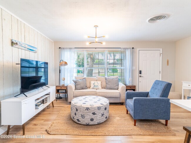Building Photo - 135 Melaleuca Dr