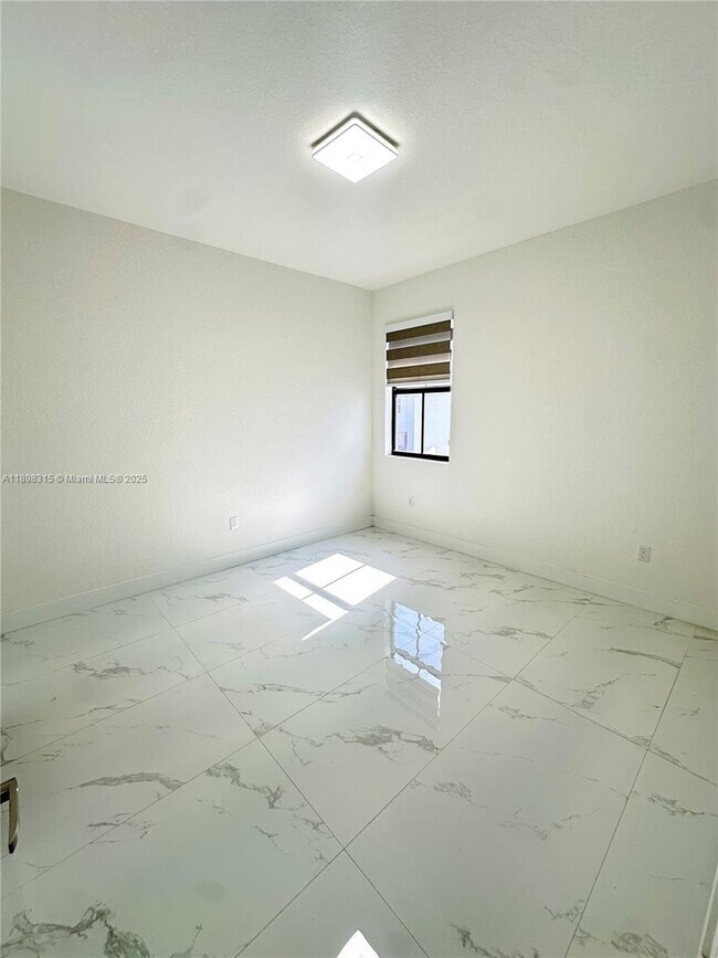 Building Photo - 1831 SW 145th Ave