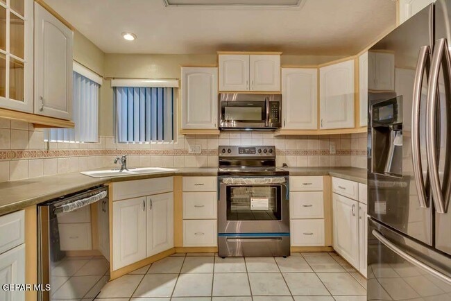 Building Photo - 10955 Yogi Berra Cir