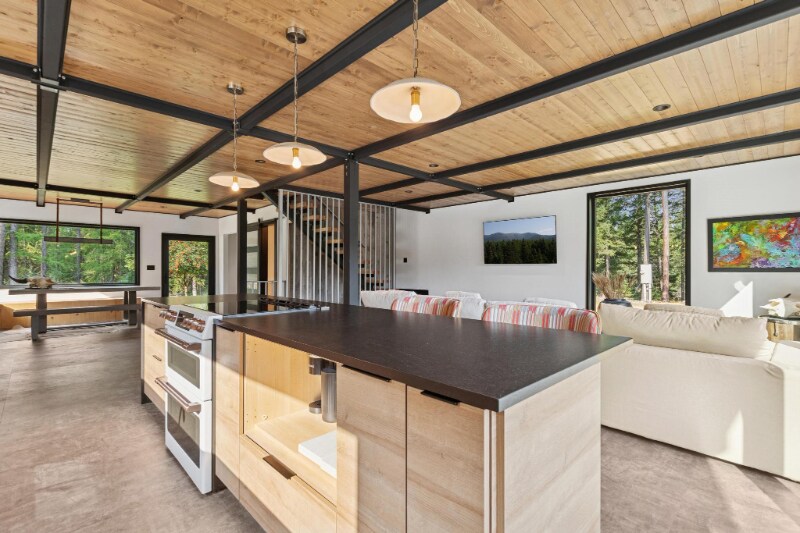 Building Photo - 172 E Many Lakes Dr