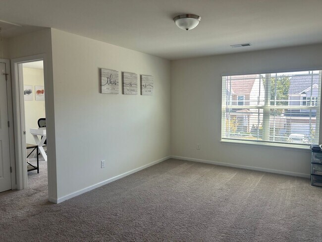 Building Photo - Beautiful 3/2.5 Home for Rent in Greenville!