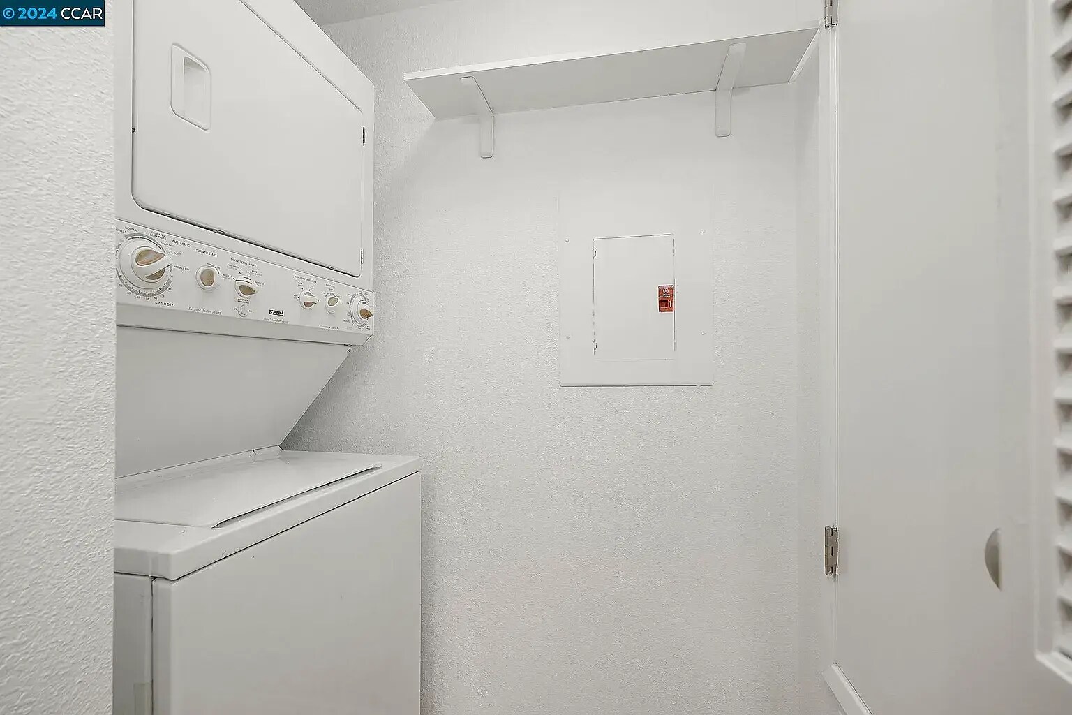 Building Photo - 2530 Oak Rd