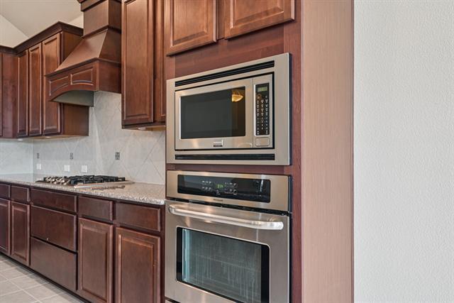 Building Photo - 924 Lake Cypress Ln