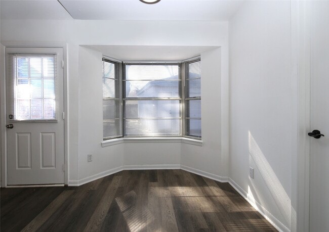 Building Photo - 16307 Morningshade Dr