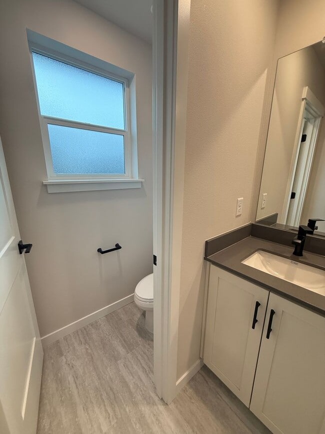 Building Photo - Brand New Stunning 5 Bed/3 Bath Home - Steven's Ranch