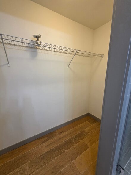 Closet - 400 Herron Dr