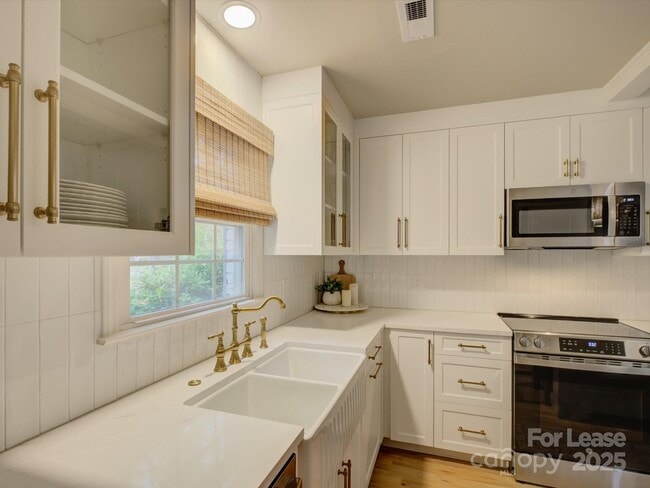 Building Photo - 2016 Wedgedale Dr