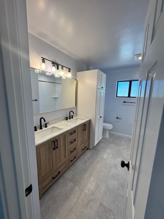 Building Photo - Beautiful West Redding Home with $200 Move...