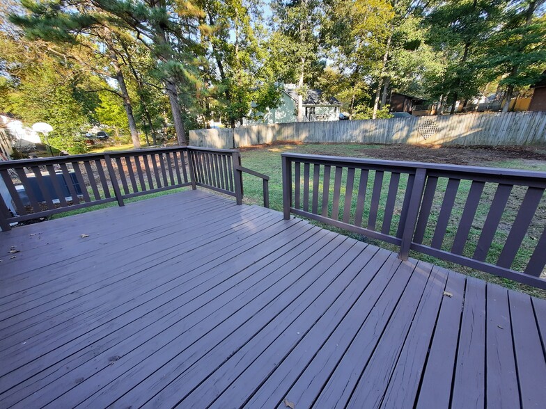 Beautiful deck overlooking fenced-in backyard - 1717 Old Barn Rd