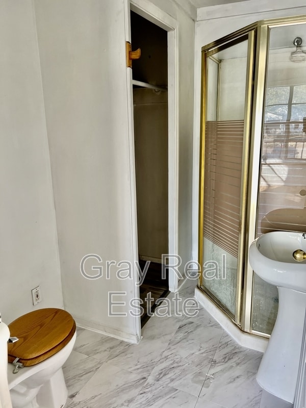 Building Photo - 907 1/2 S Stockton