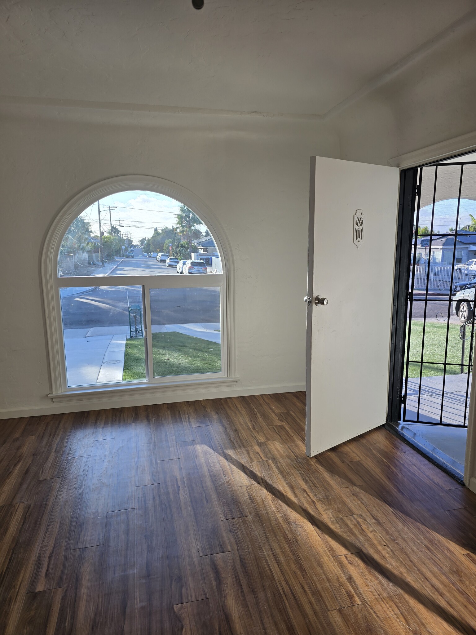 Building Photo - 4527 Esther St