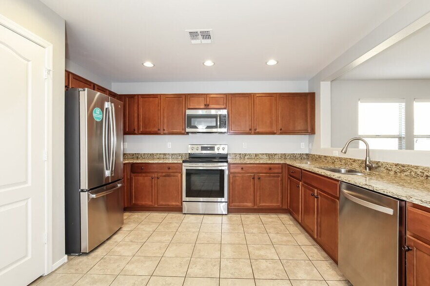 Building Photo - 17058 N 184th Ln