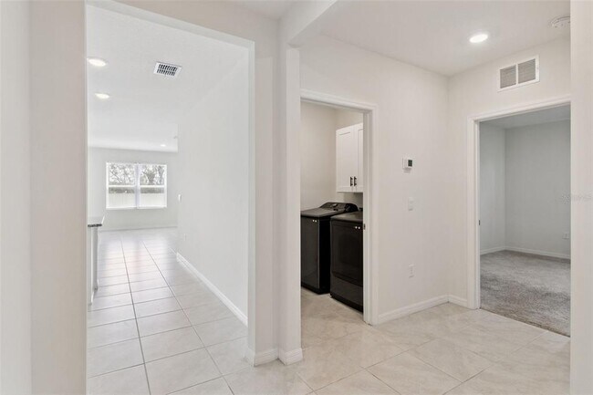 Building Photo - 4373 Deleon St