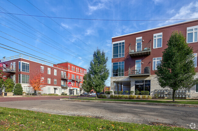 Building Photo - Eastown Flats