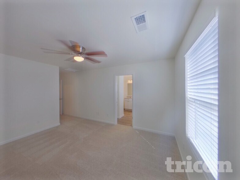 Building Photo - 1073 Crescent Moon Lp