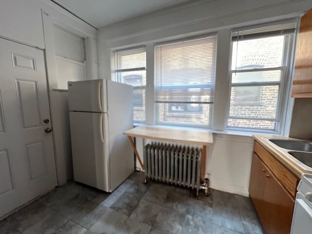 Building Photo - 813 W Cornelia Ave