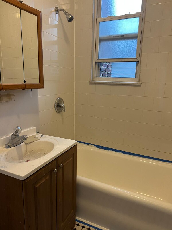 Building Photo - 689 Sanford Ave