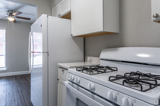 Kitchen - Fieldstone Apartments