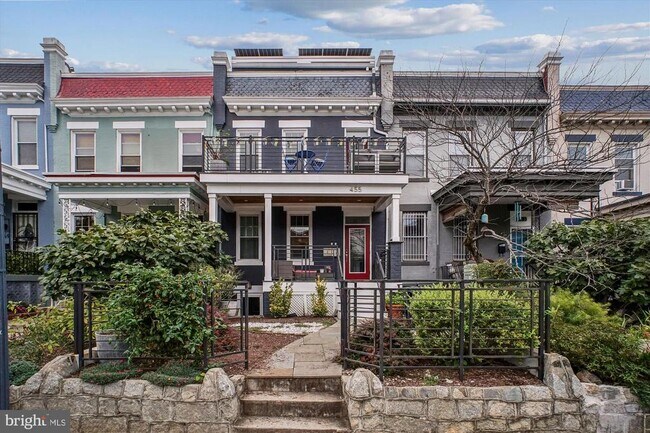 Building Photo - 455 Luray Pl NW