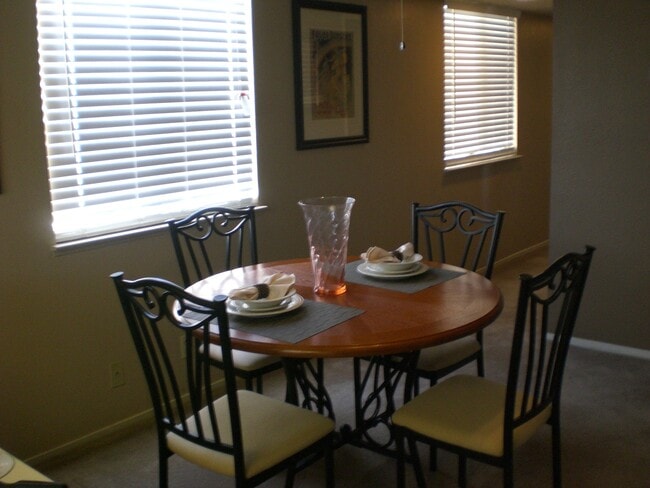 Building Photo - Two bedroom, one bathroom, third floor con...