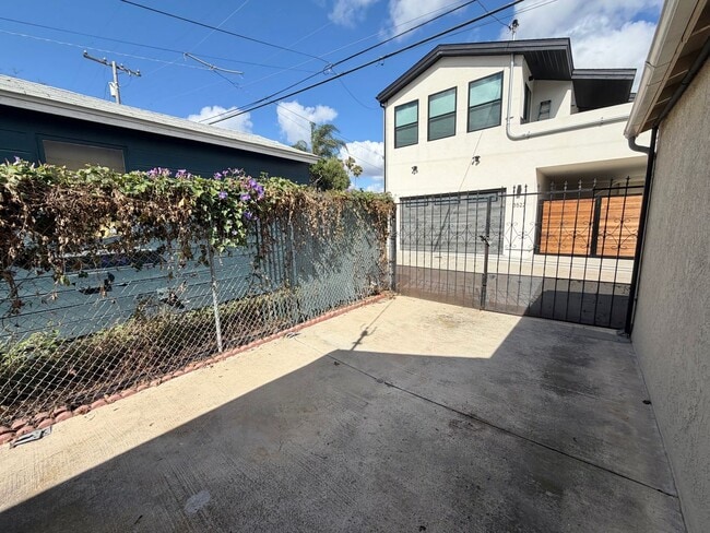 Building Photo - One Of A Kind 2 Bed / 2 Bath Home In The North Park Area of San Diego!