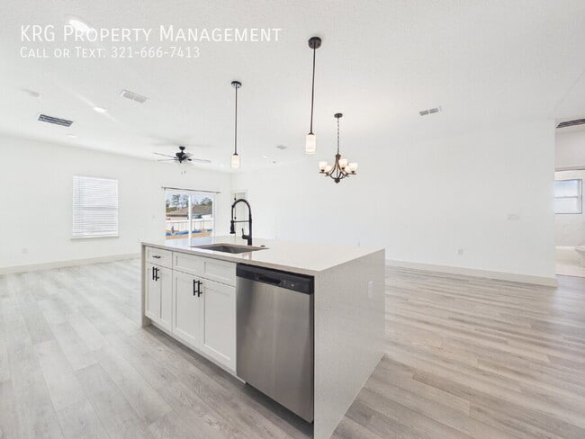 Building Photo - 16985 SW 40th Cir