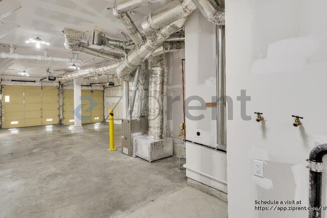 Building Photo - 830 Sargent St