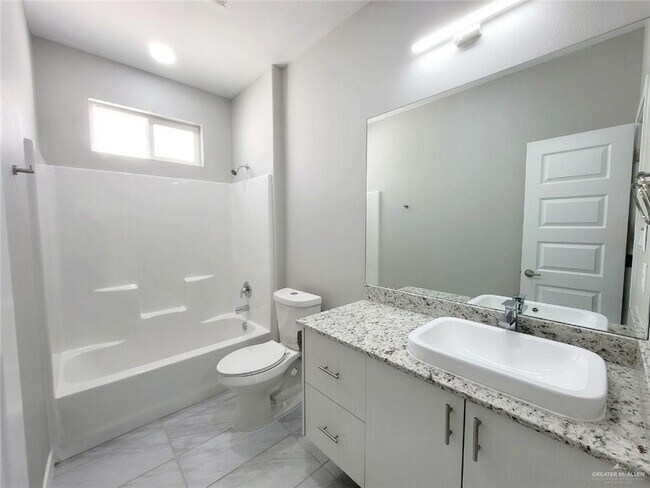 Building Photo - 14 Las Vistas Ln