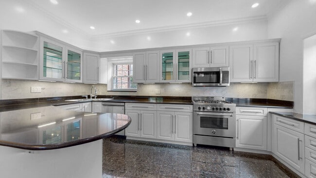 Building Photo - 18284 Radnor Rd