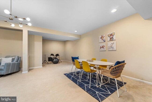Building Photo - 15119 Kroll Ln
