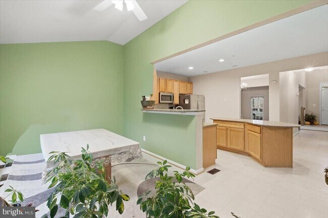 Building Photo - 6914 S Dewey Ct