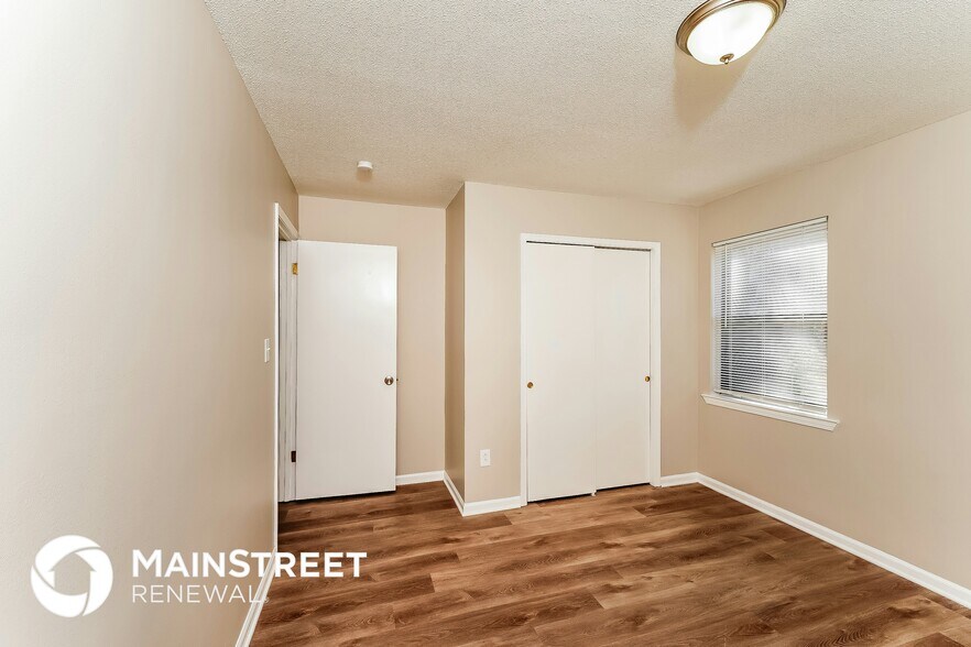 Building Photo - 5837 Willow Ridge Rd