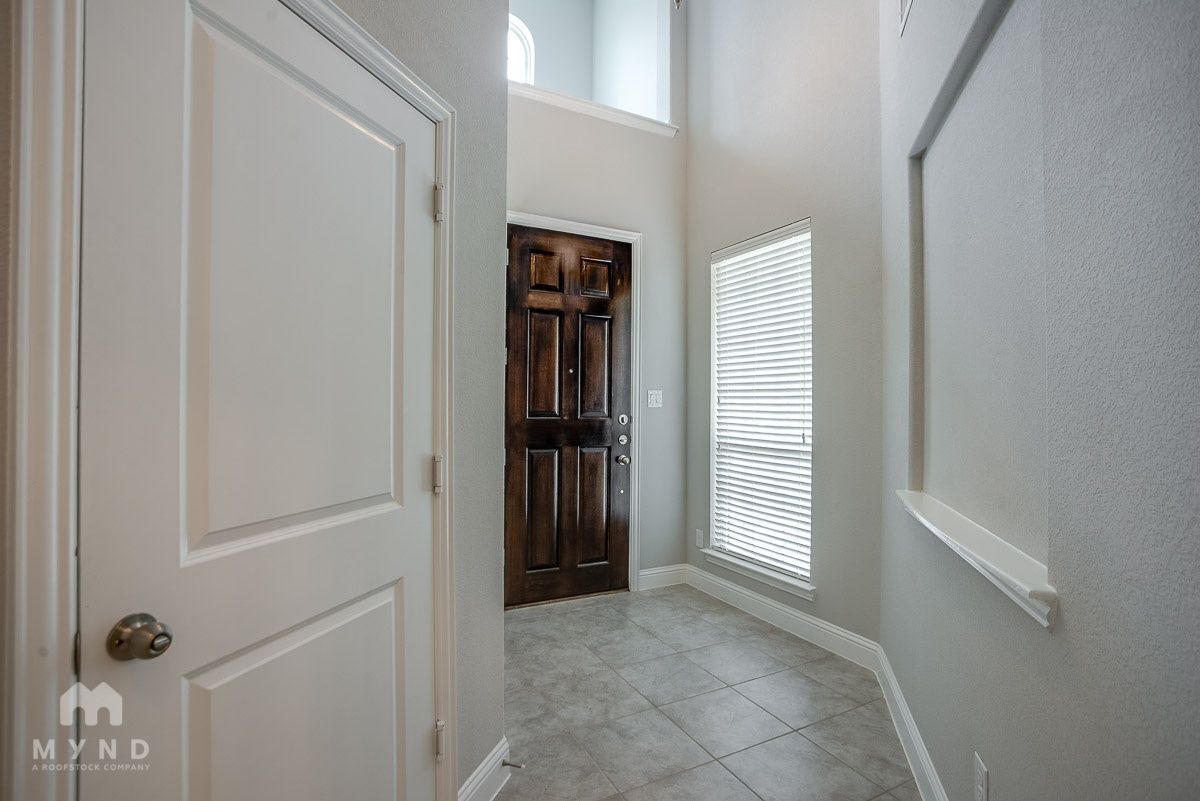Building Photo - 120 Knight of Realm Blvd