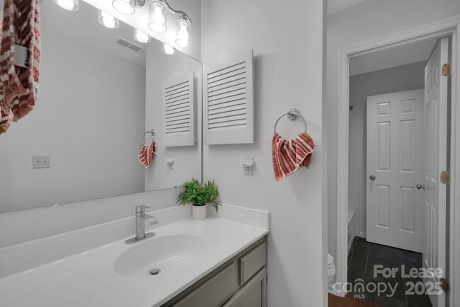 Building Photo - 3300 Selwyn Farms Ln