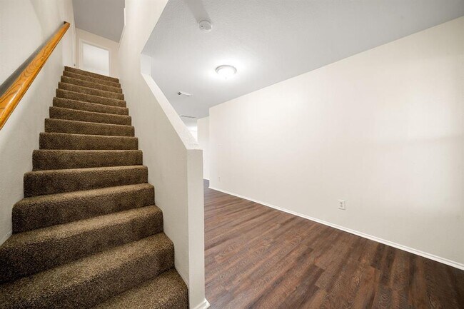 Building Photo - 14407 Acuna Ln