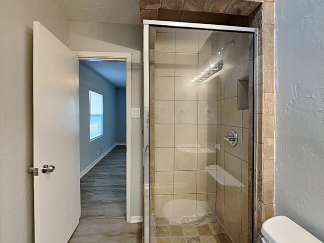 Building Photo - 3BR/2BA Pet-Friendly Home in Westworth Village | Fenced Yard & Garage