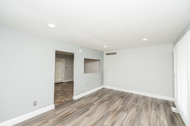 Building Photo - 3 bed 2 bath Home in Merrillville