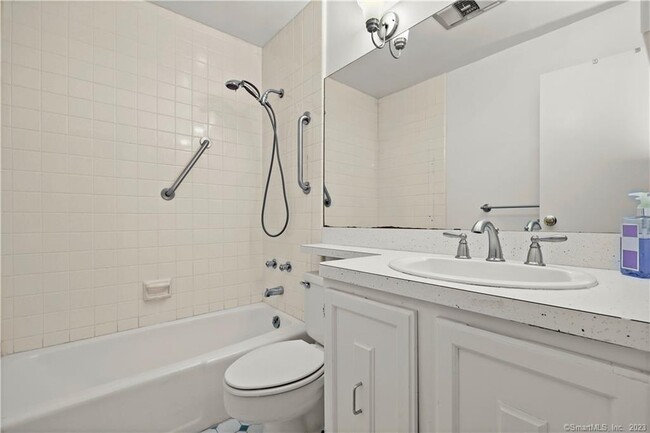 Building Photo - 25 Indian Harbor Dr