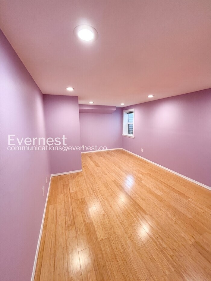 Building Photo - 1552 S Flamingo Way