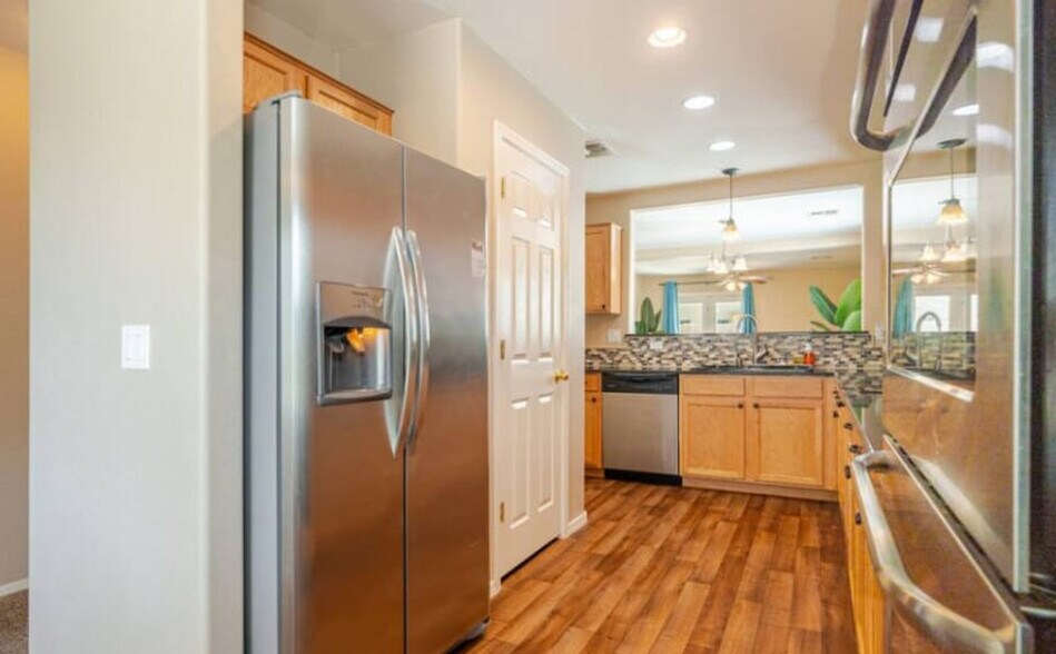 Building Photo - 42618 W Maricopa-Casa Grande Hwy