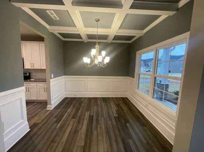 Building Photo - Room in House on Hanover Ct