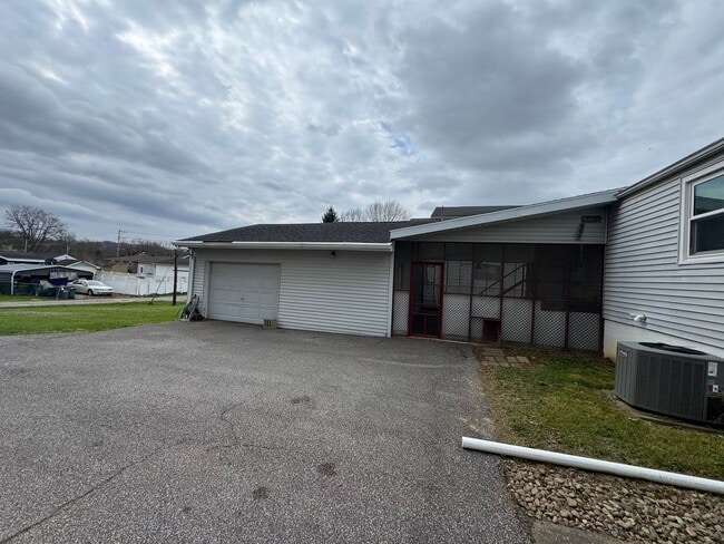 Building Photo - 2600 Harrison Ave