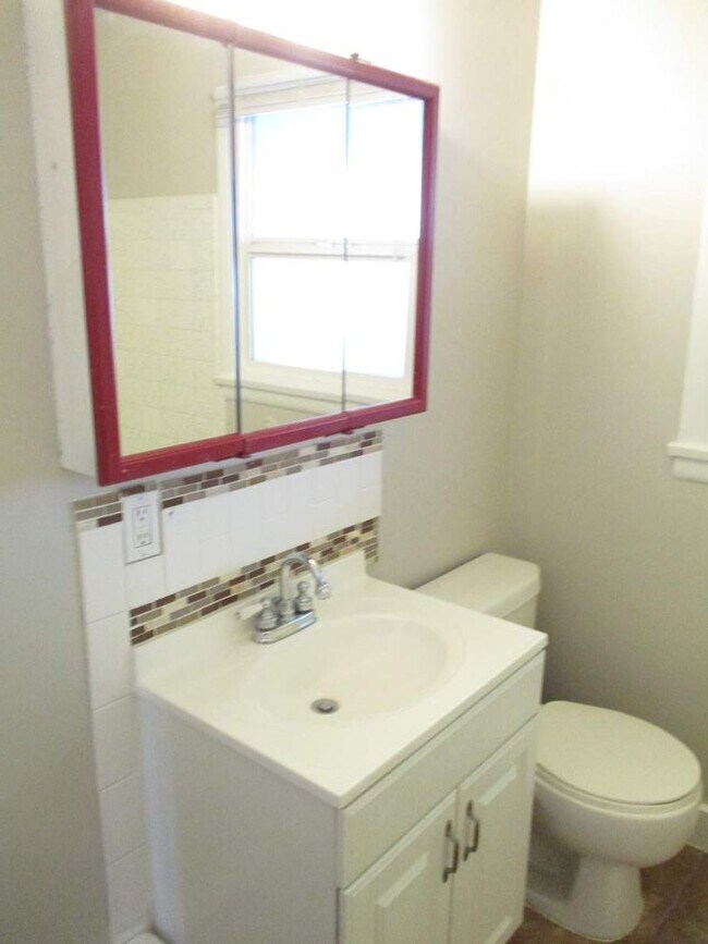 Building Photo - Charming 2 Bedroom 1 bath in Tacoma