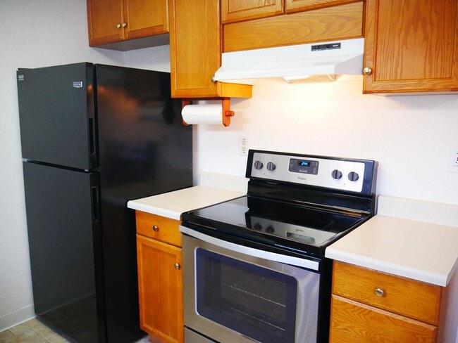 Building Photo - Cozy 2 Bed 2 Bath 950sq. ft. Duplex in Elk Grove