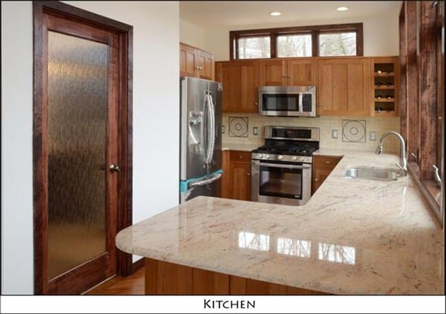 Building Photo - Year-Round Riverfront Home in Gloucester (Pet-Friendly)