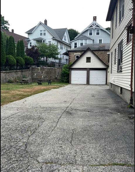 Parking - 32 Pleasant St