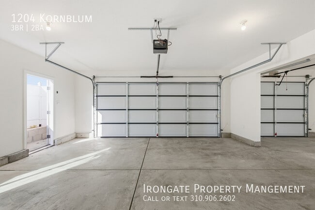 Building Photo - 1204 Kornblum-