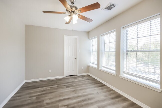 Building Photo - 20175 Royal Orchard Dr